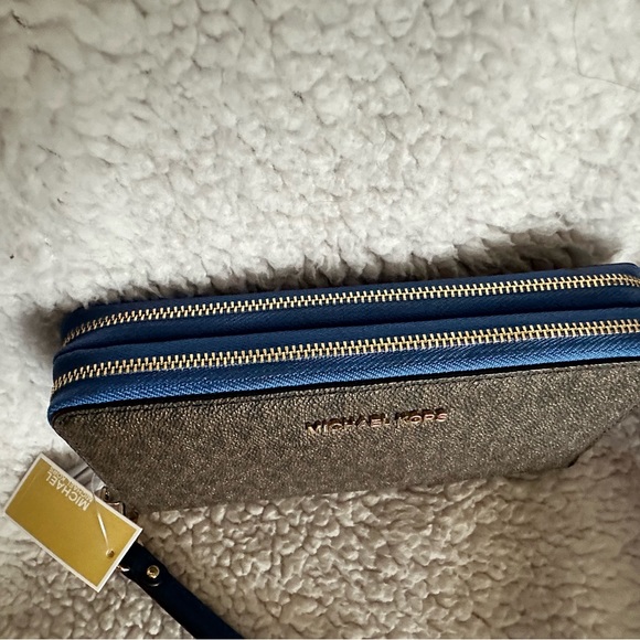 NWT Michael Kors Wallet - Picture 3 of 7